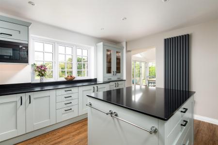 Kitchen_4.jpg