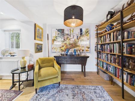 library/snug
