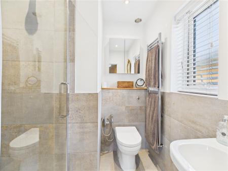 en suite shower