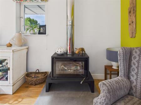 sitting area .jpg