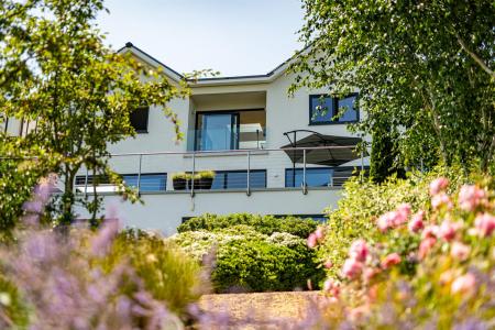 Exterior_4.jpg