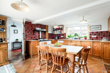 Kitchen_1.jpg
