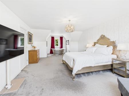 Principal Bedroom (2nd floor)
