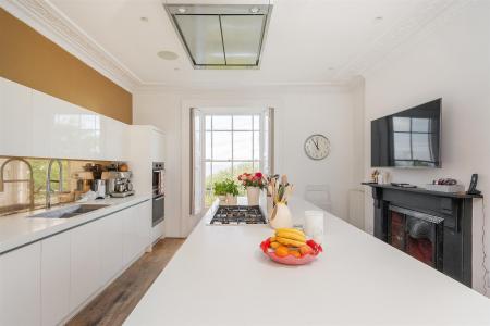 1W1TCN - Kitchen B.jpg