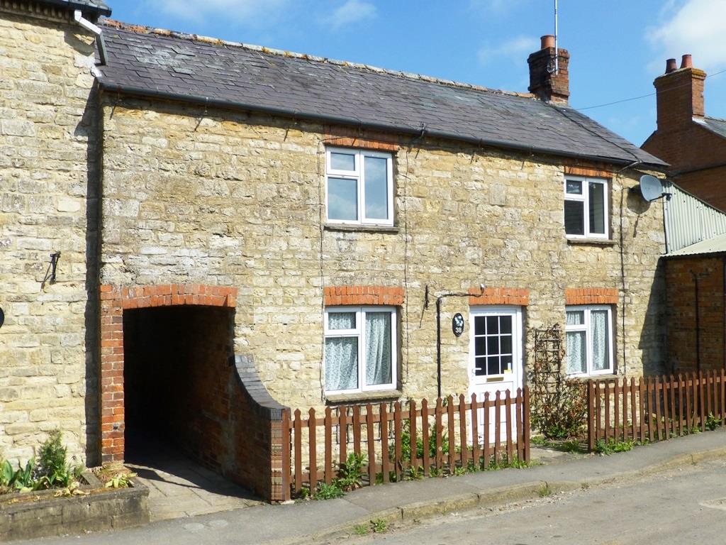 2 bedroom Cottage for rent in Paulerspury Towcester