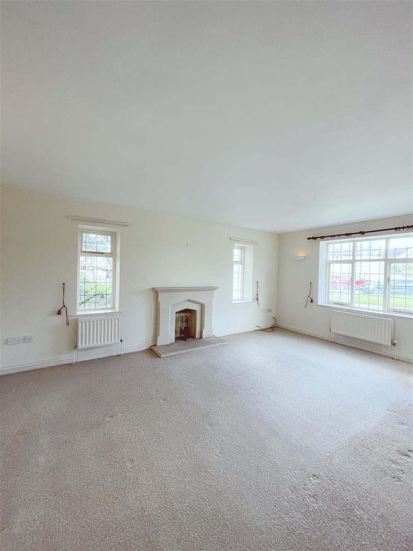 4 bedroom Detached House for rent in Paulerspury Towcester