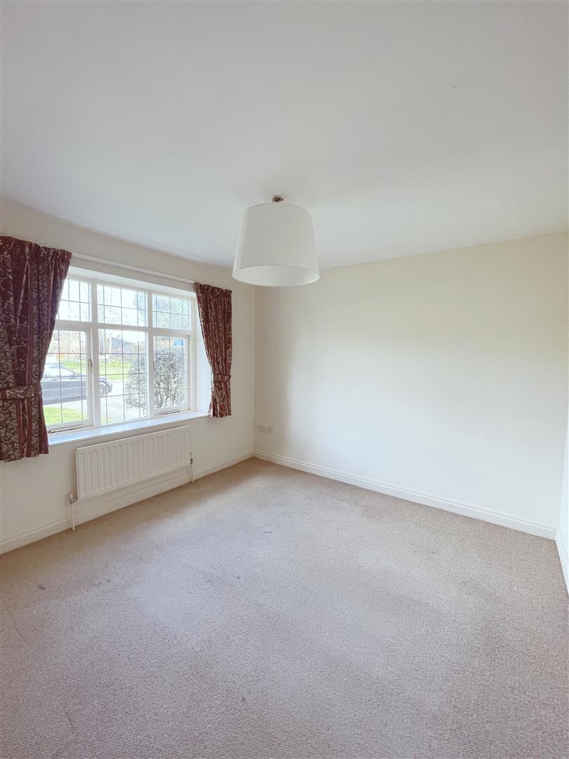 4 bedroom Detached House for rent in Paulerspury Towcester