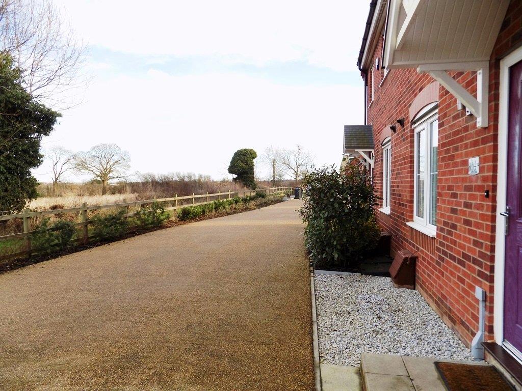 3 bedroom SemiDetached House for rent in Northampton