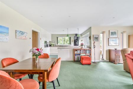 Kitchen dining room