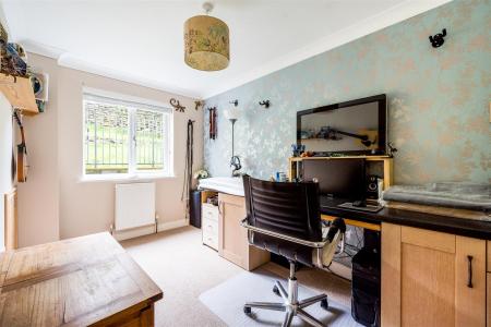 Bedroom/study