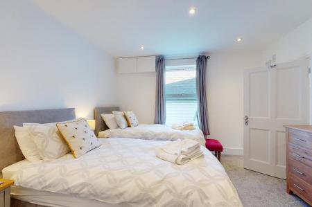 Twin Bedroom