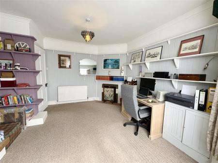Bedroom/Study