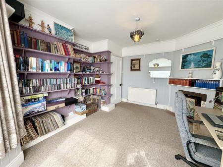 Bedroom/Study