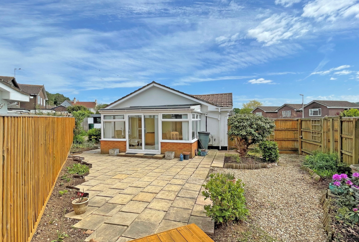 3 bedroom Detached Bungalow for sale in Uffculme