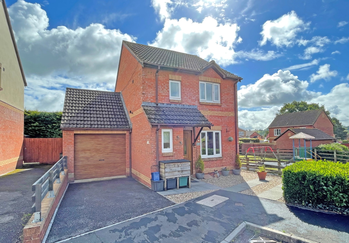 3 bedroom Detached House for sale in Cullompton