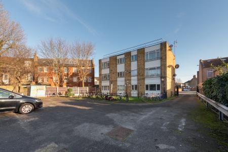 Media image 08
