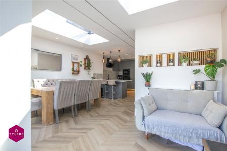 Kitchen / Dining