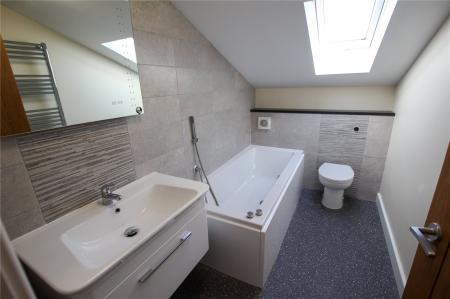 Family Bathroom.