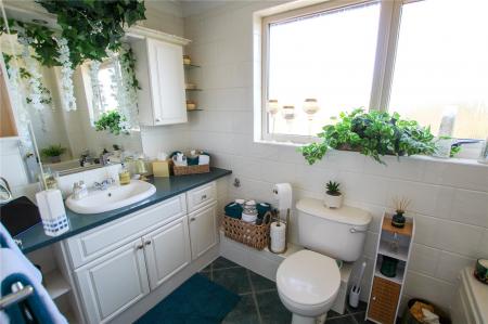 Ensuite Bathroom.