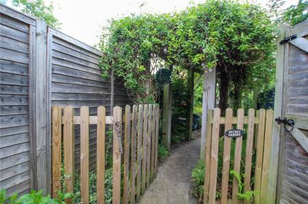 Access To 2nd Garden