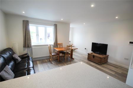 Lounge/Dining Rm.