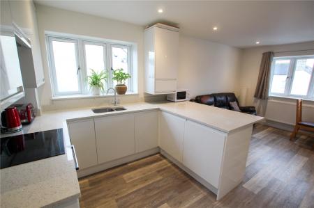 Lounge/Dining Rm.