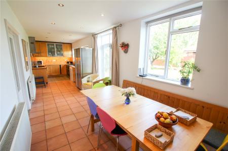 Kitchen Diner.
