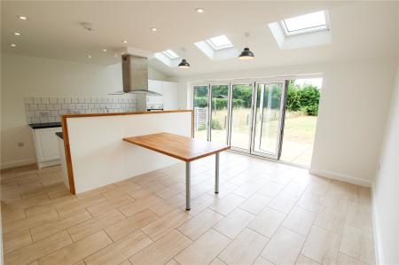 Kitchen Diner.