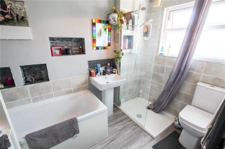 4 Piece Bathroom.