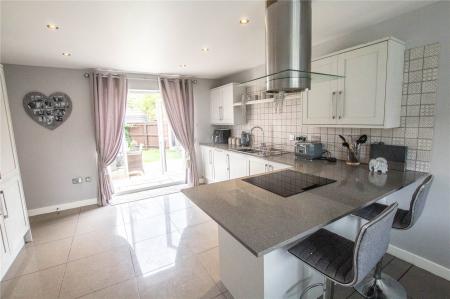 Kitchen/Breakfast