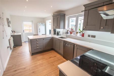 Kitchen/Breakfast