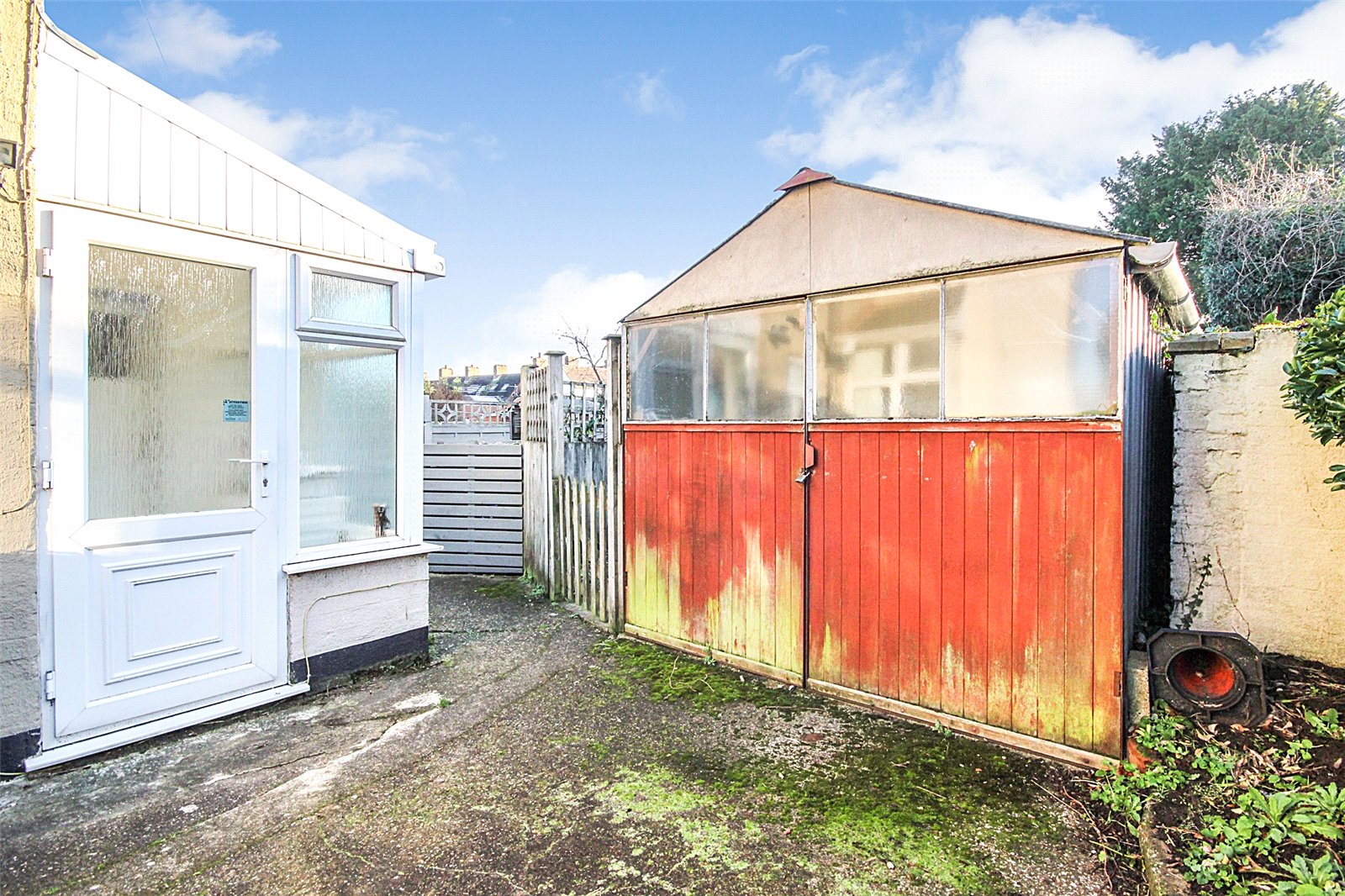 2 Bedroom End Of Terrace House For Sale In Bedfordshire