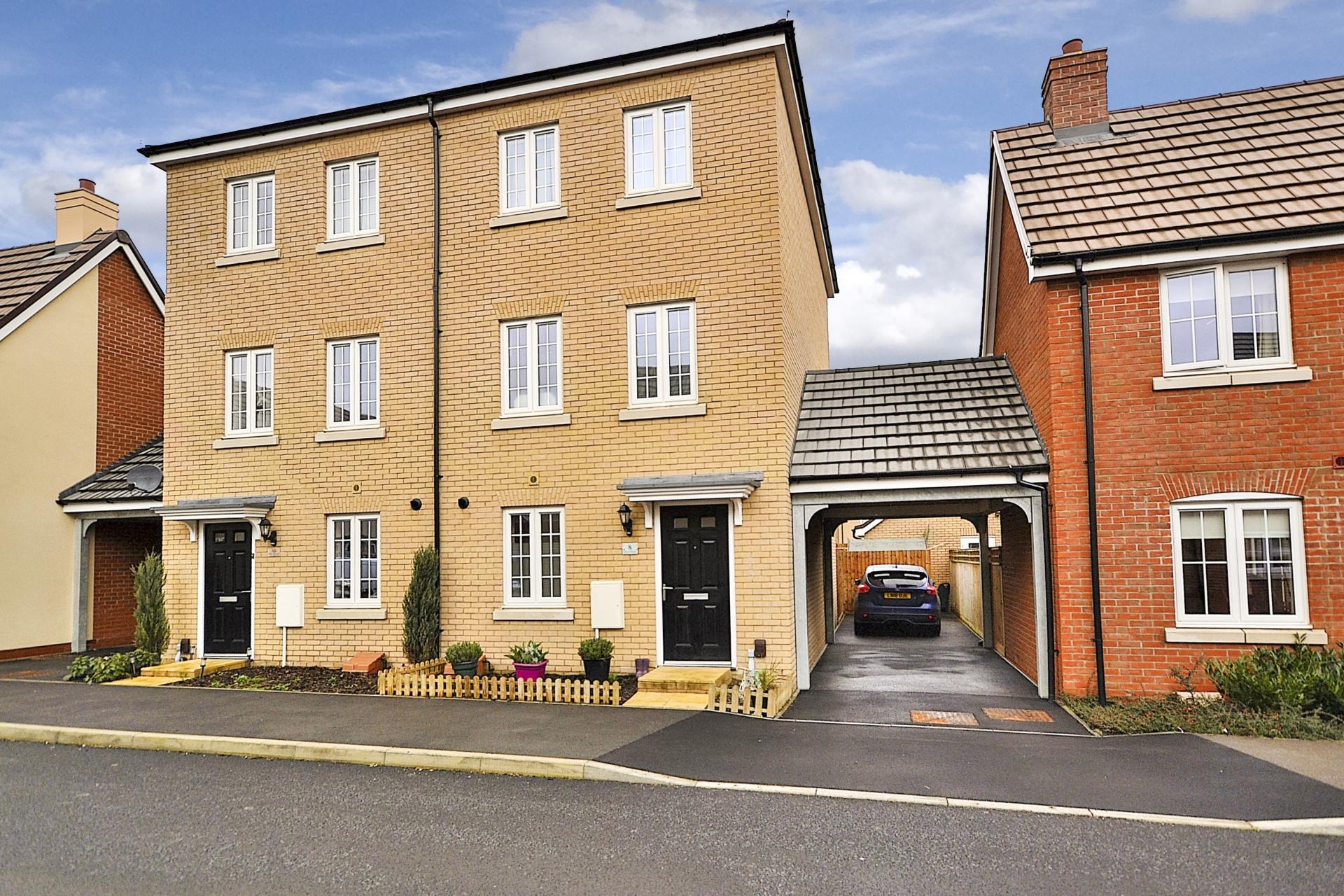 4 bedroom SemiDetached House for sale in Leighton Buzzard