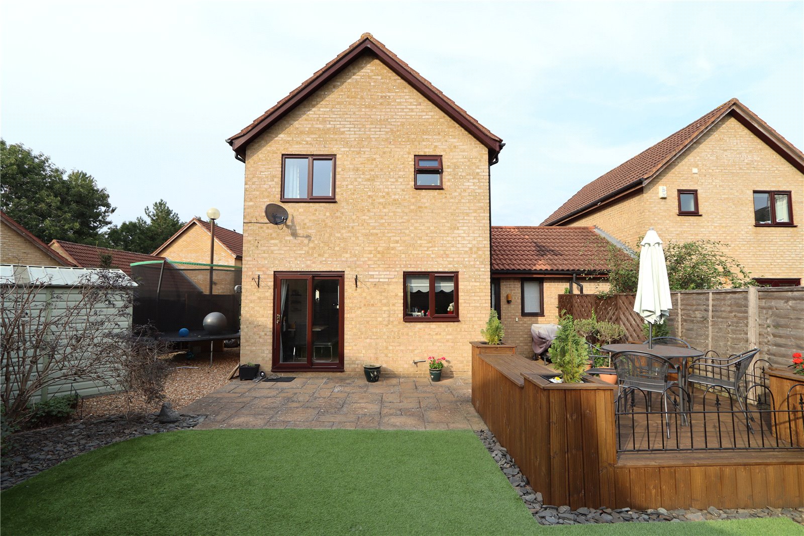 Milton keynes mk8 sale detached link property fernan dell crownhill bucks