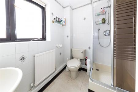 Ensuite Bedroom 1