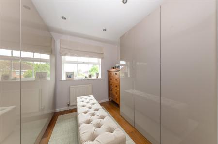 Bedroom 4/ Wardrobe