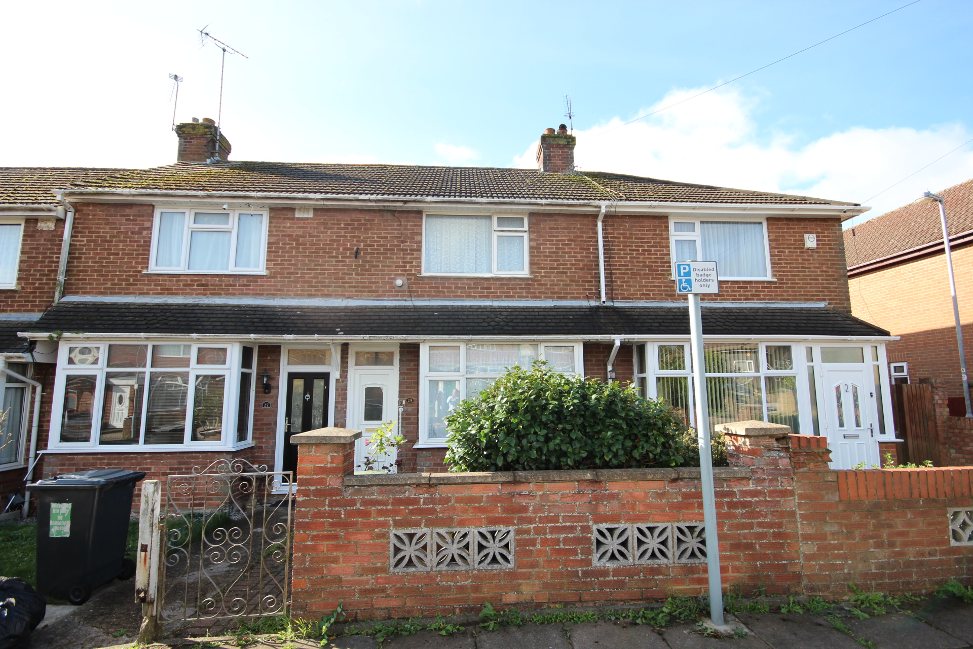 2 bedroom House for sale in Luton