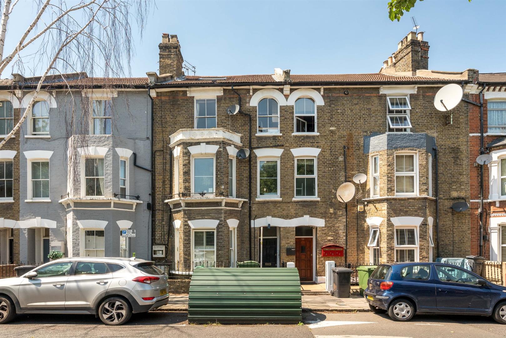 2 bedroom Apartment for sale in London