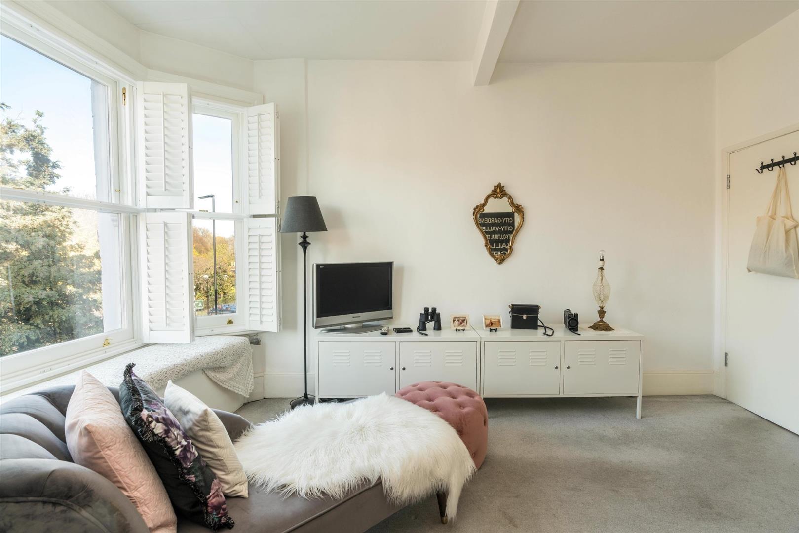 2 bedroom Apartment for rent in London