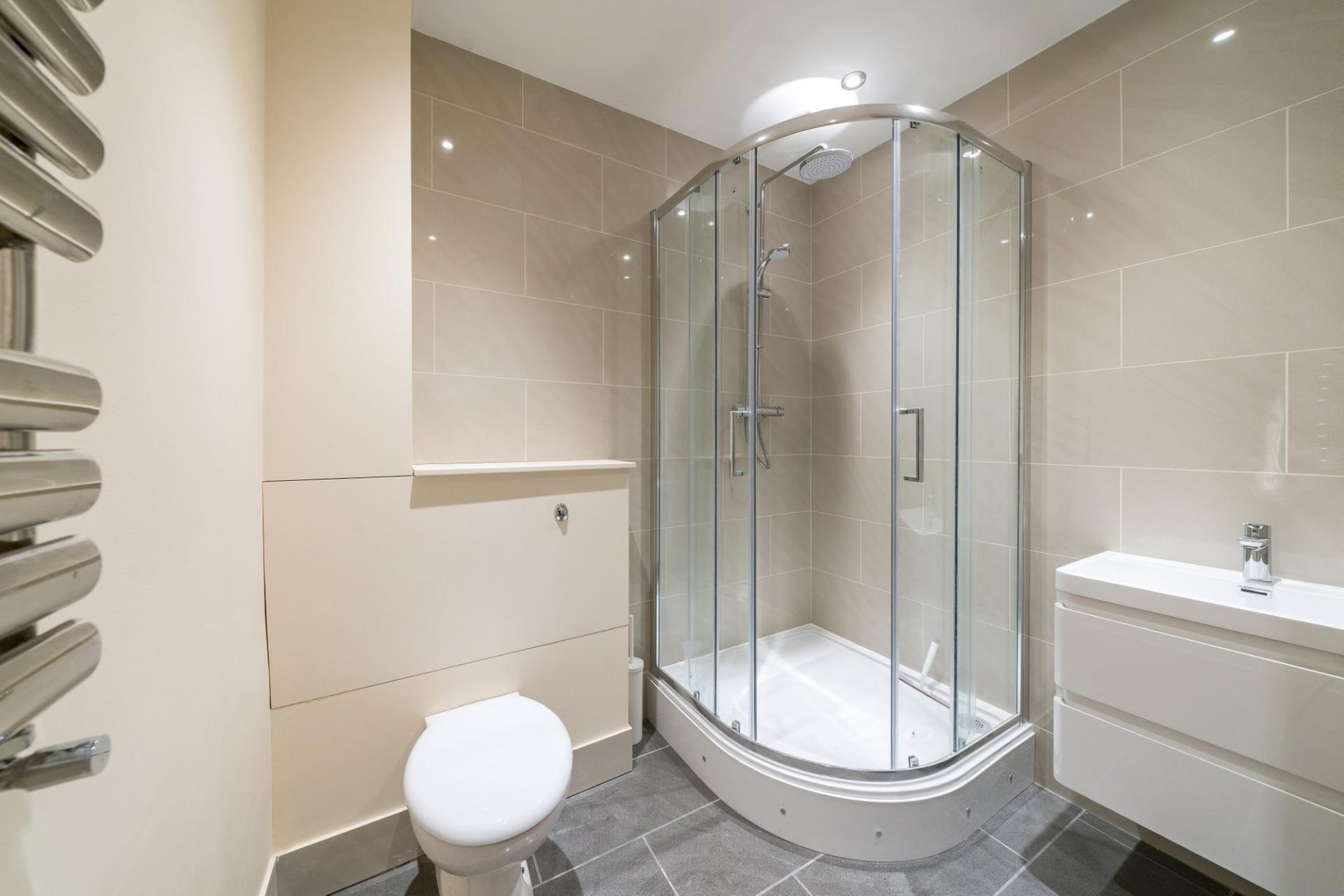 2 bedroom Apartment for sale in London