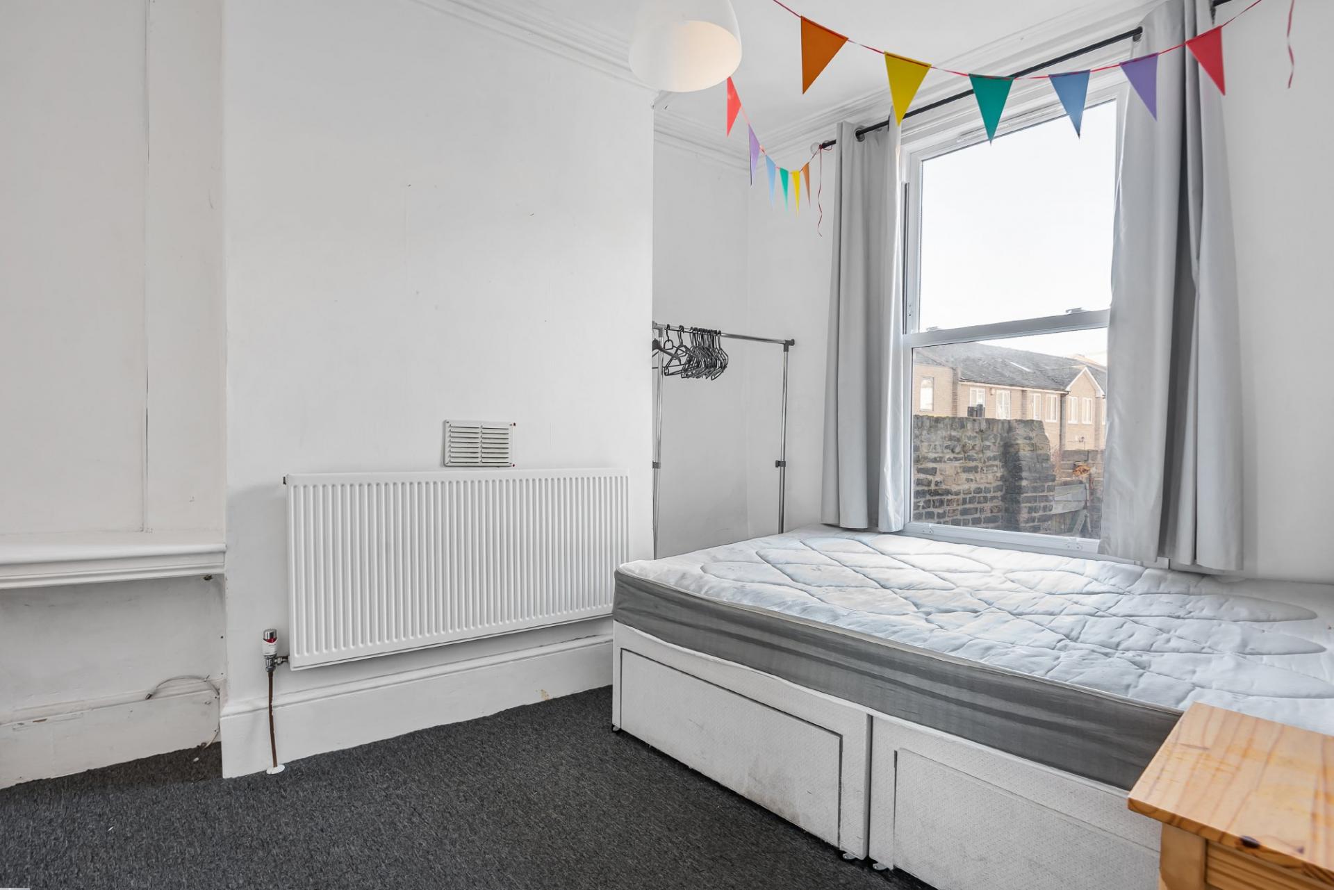 3 bedroom End of Terrace House for rent in London