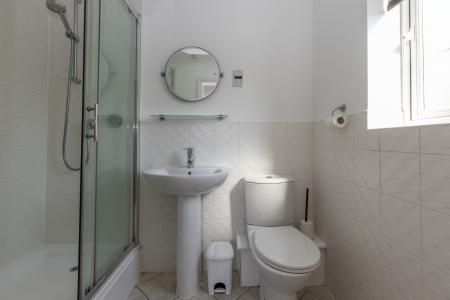 En-suite Shower