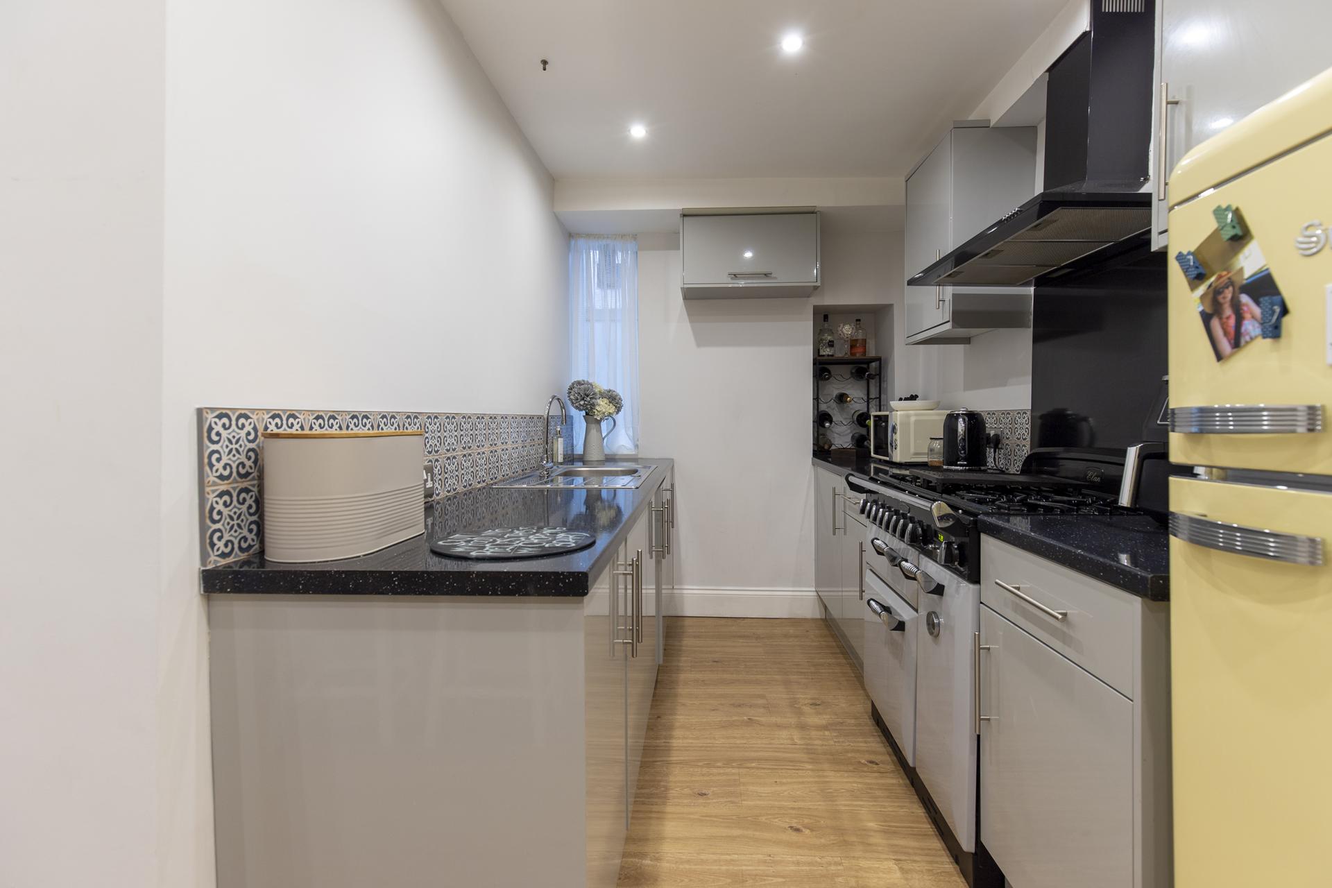 2 bedroom House for sale in Ripponden