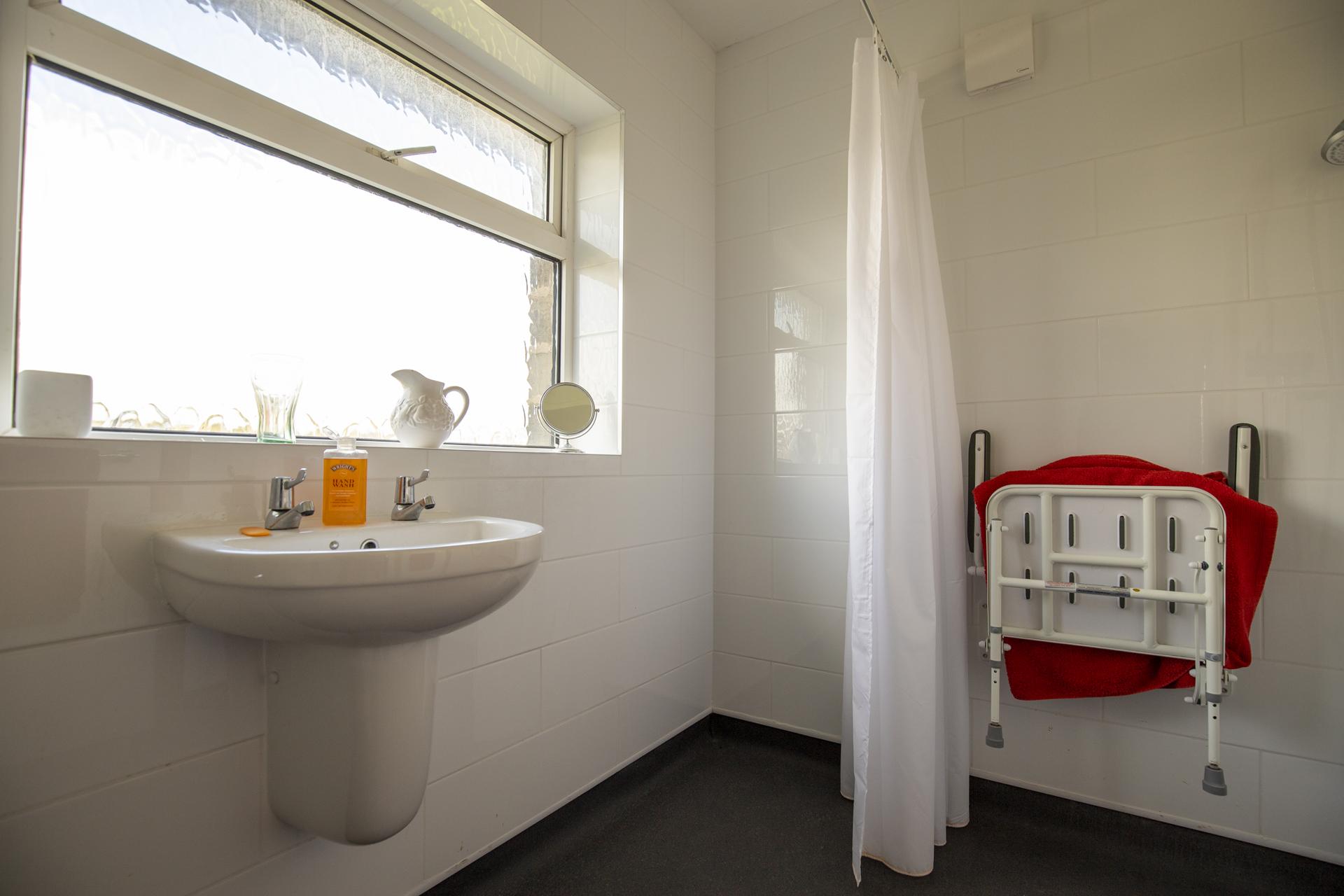 3 bedroom End of Terrace House for sale in Barkisland