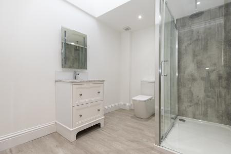 Bedroom 1 En-suite