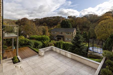 Rear Garden & Outlook