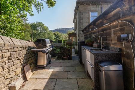 Outdoor Kitchen