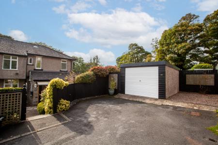 Garage & Parking Space