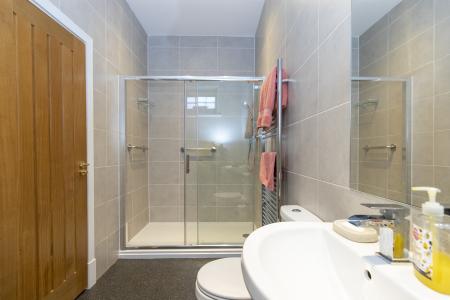 En-suite Shower