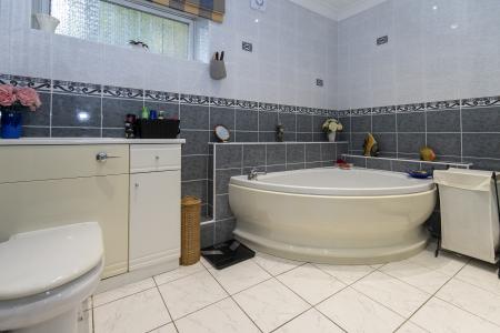 En-suite Bathroom